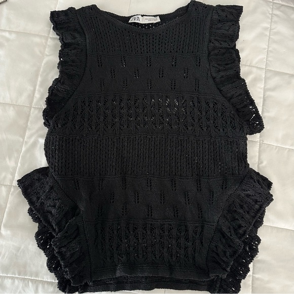 Zara Black Crochet Sleeveless Blouse - Picture 2 of 5